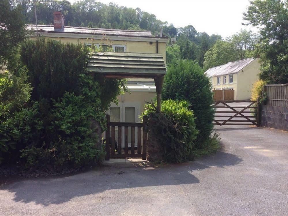 Afon Duad Inn Cwm-Duad 외부 사진